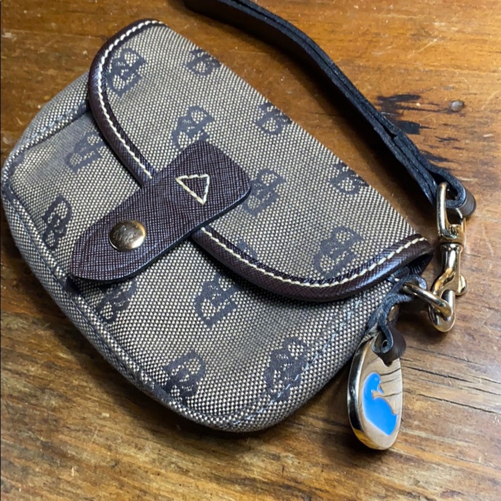 Dooney & Bourke wristlet